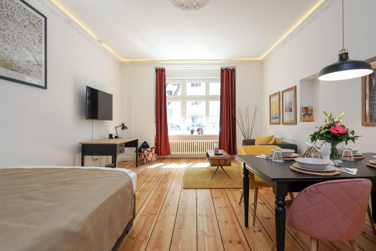 4 Personen Altbau Apartment Nahe Kurfuerstendamm - Romeo & Julia Berlin Luaran gambar
