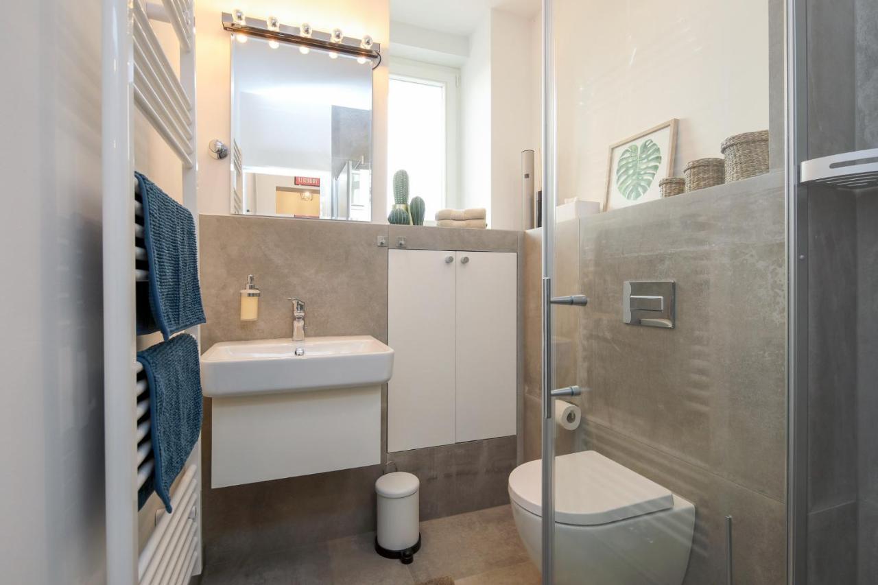 4 Personen Altbau Apartment Nahe Kurfuerstendamm - Romeo & Julia Berlin Luaran gambar