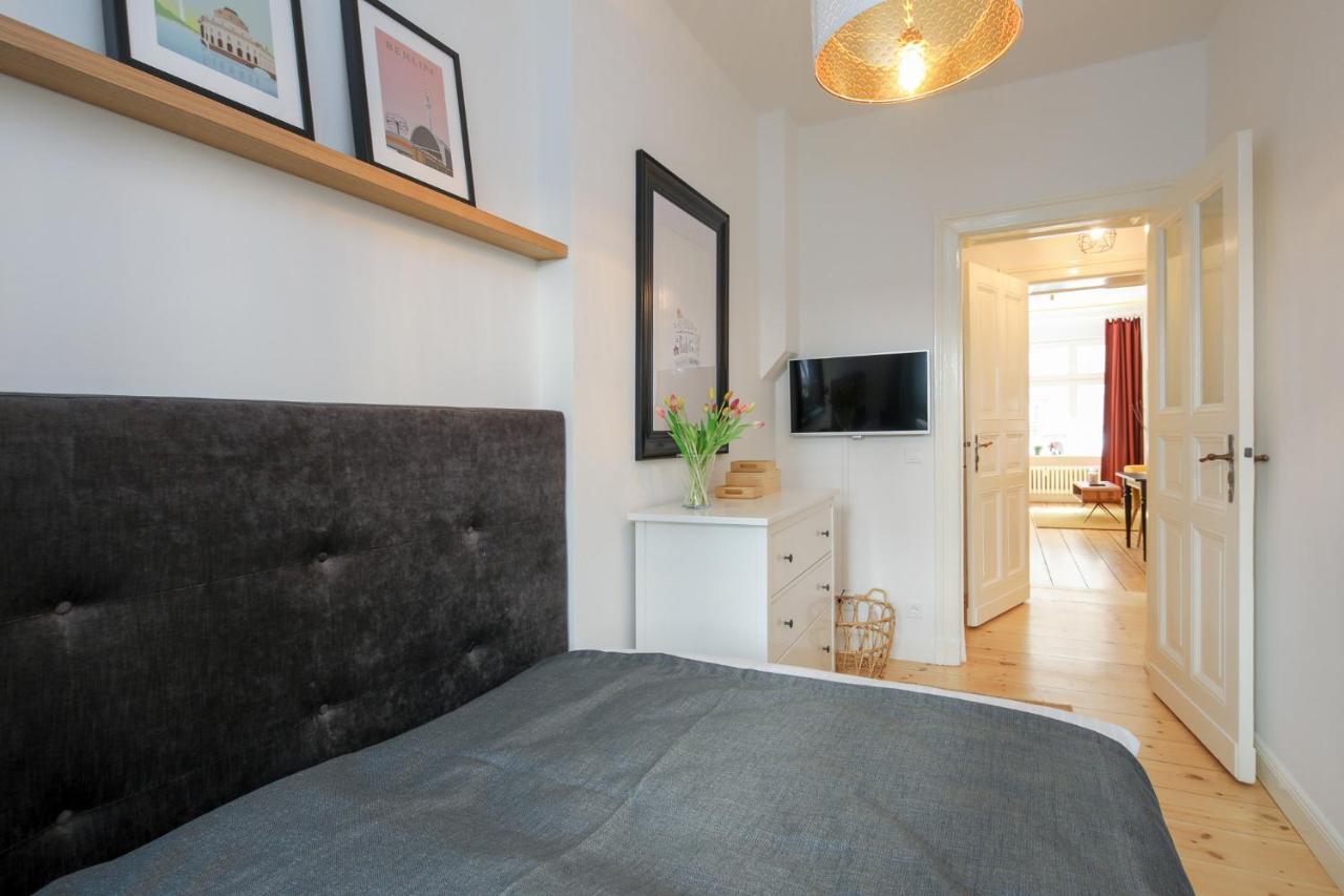 4 Personen Altbau Apartment Nahe Kurfuerstendamm - Romeo & Julia Berlin Luaran gambar