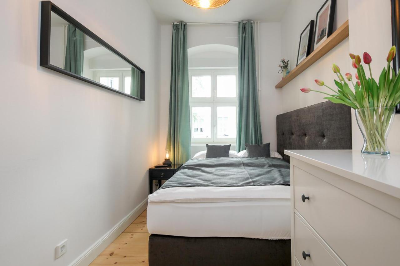 4 Personen Altbau Apartment Nahe Kurfuerstendamm - Romeo & Julia Berlin Luaran gambar